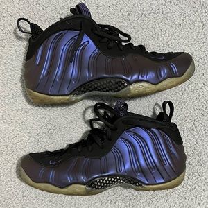 Nike Air Foamposites
Size 11 Men “Eggplant “